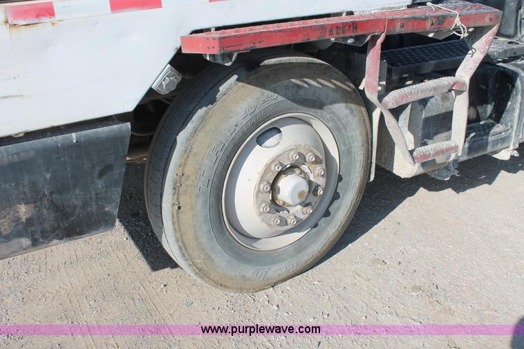 image for item I4740 1998 Ottawa 50 yard truck