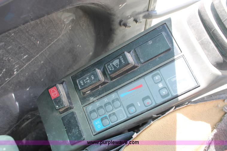 image for item I4741 2006 Case CX135SR excavator