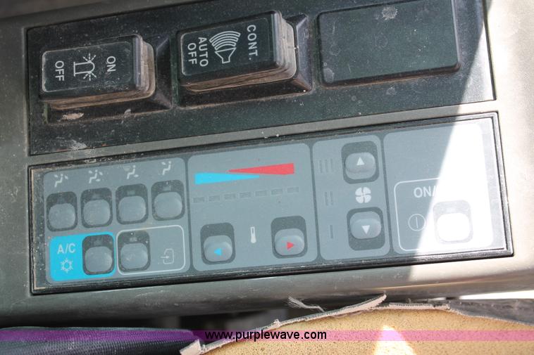 image for item I4741 2006 Case CX135SR excavator