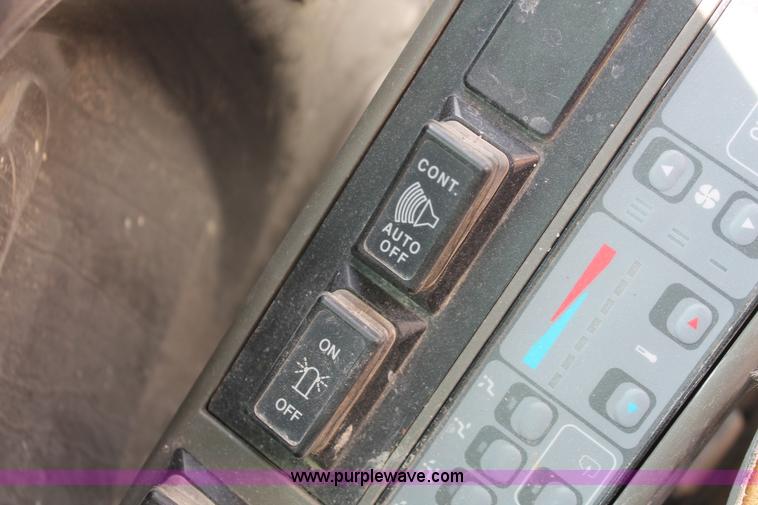 image for item I4741 2006 Case CX135SR excavator