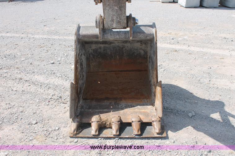 image for item I4741 2006 Case CX135SR excavator