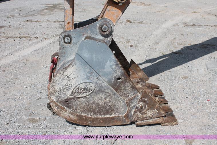 image for item I4741 2006 Case CX135SR excavator