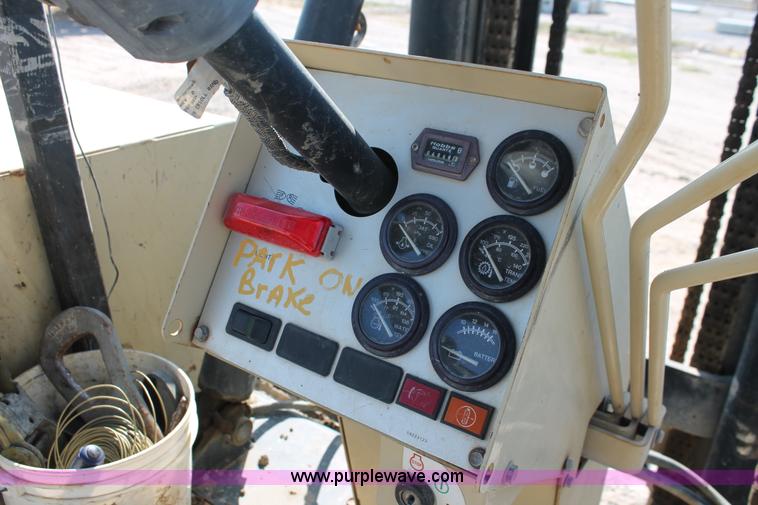 image for item I4749 2006 Ingersoll Rand RT-708J forklift