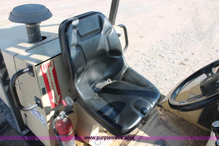 image for item I4749 2006 Ingersoll Rand RT-708J forklift