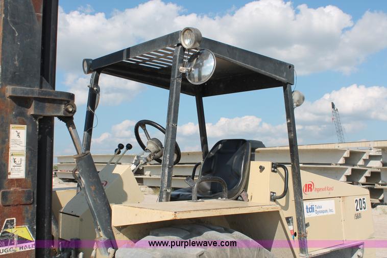 image for item I4749 2006 Ingersoll Rand RT-708J forklift