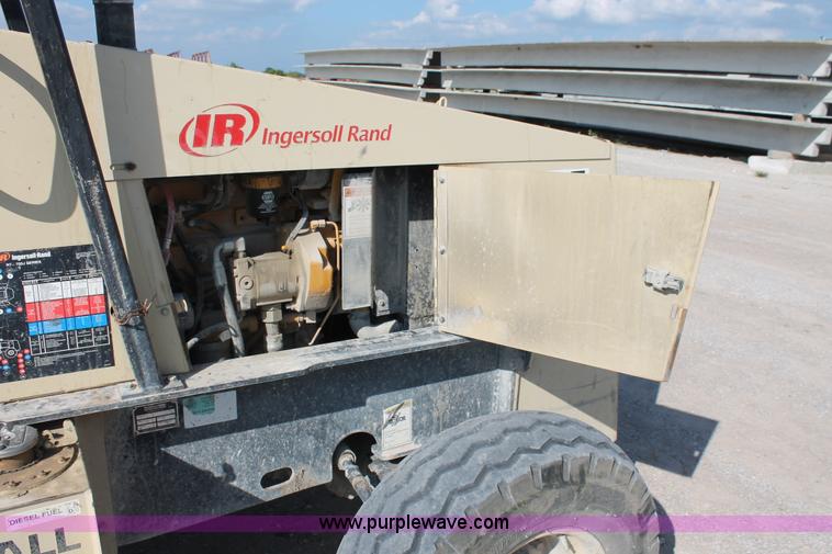 image for item I4749 2006 Ingersoll Rand RT-708J forklift