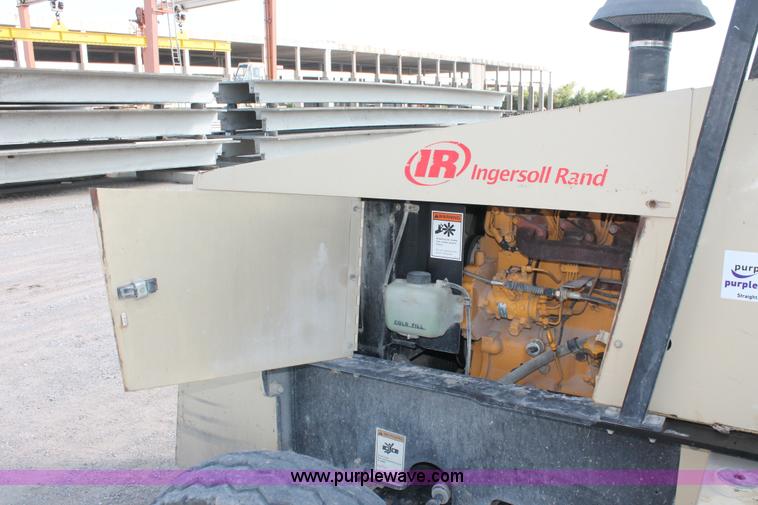 image for item I4749 2006 Ingersoll Rand RT-708J forklift