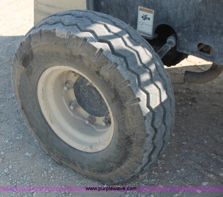 image for item I4749 2006 Ingersoll Rand RT-708J forklift