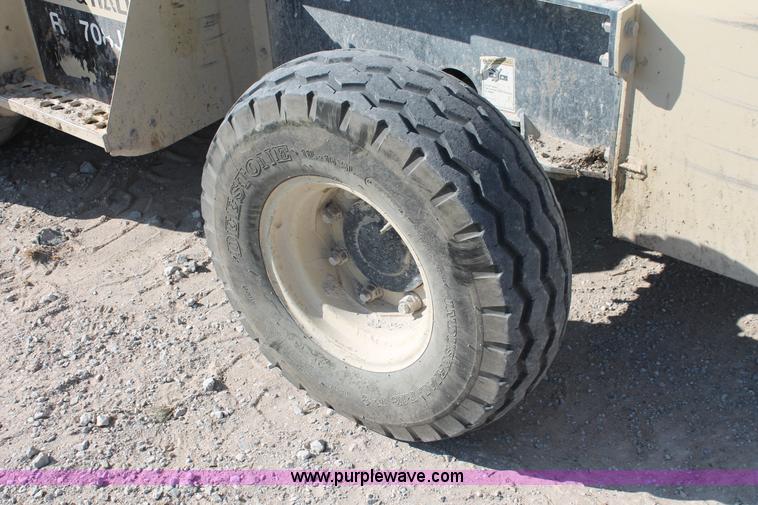 image for item I4749 2006 Ingersoll Rand RT-708J forklift