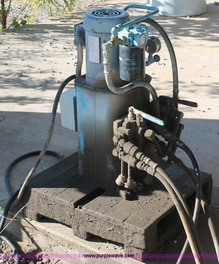 image for item I7796 Hamilton inverted tee IT beam concrete form bed