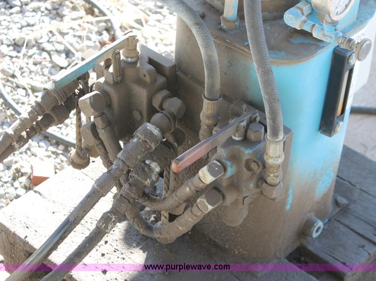 image for item I7796 Hamilton inverted tee IT beam concrete form bed