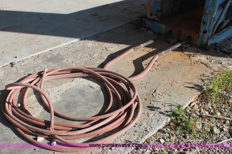 image for item I7798 Hamilton steel column concrete form bed