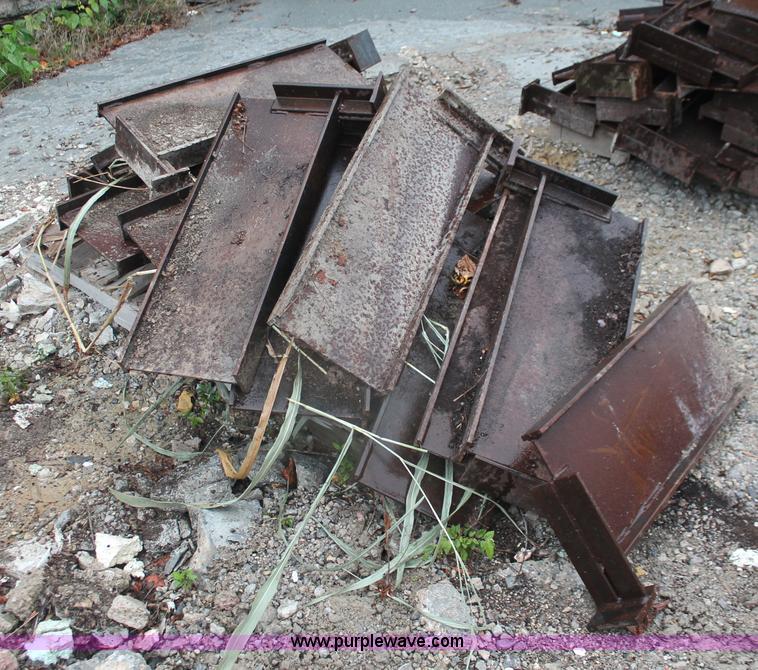 image for item I7800 Hamilton tapered beam concrete from bed with hybrid deck form system