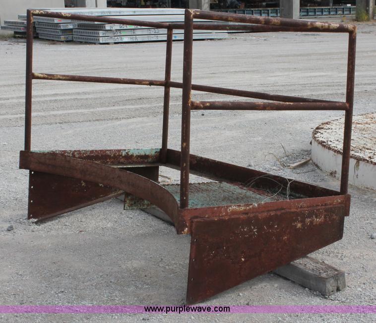 image for item I8002 Assorted concrete form bed parts