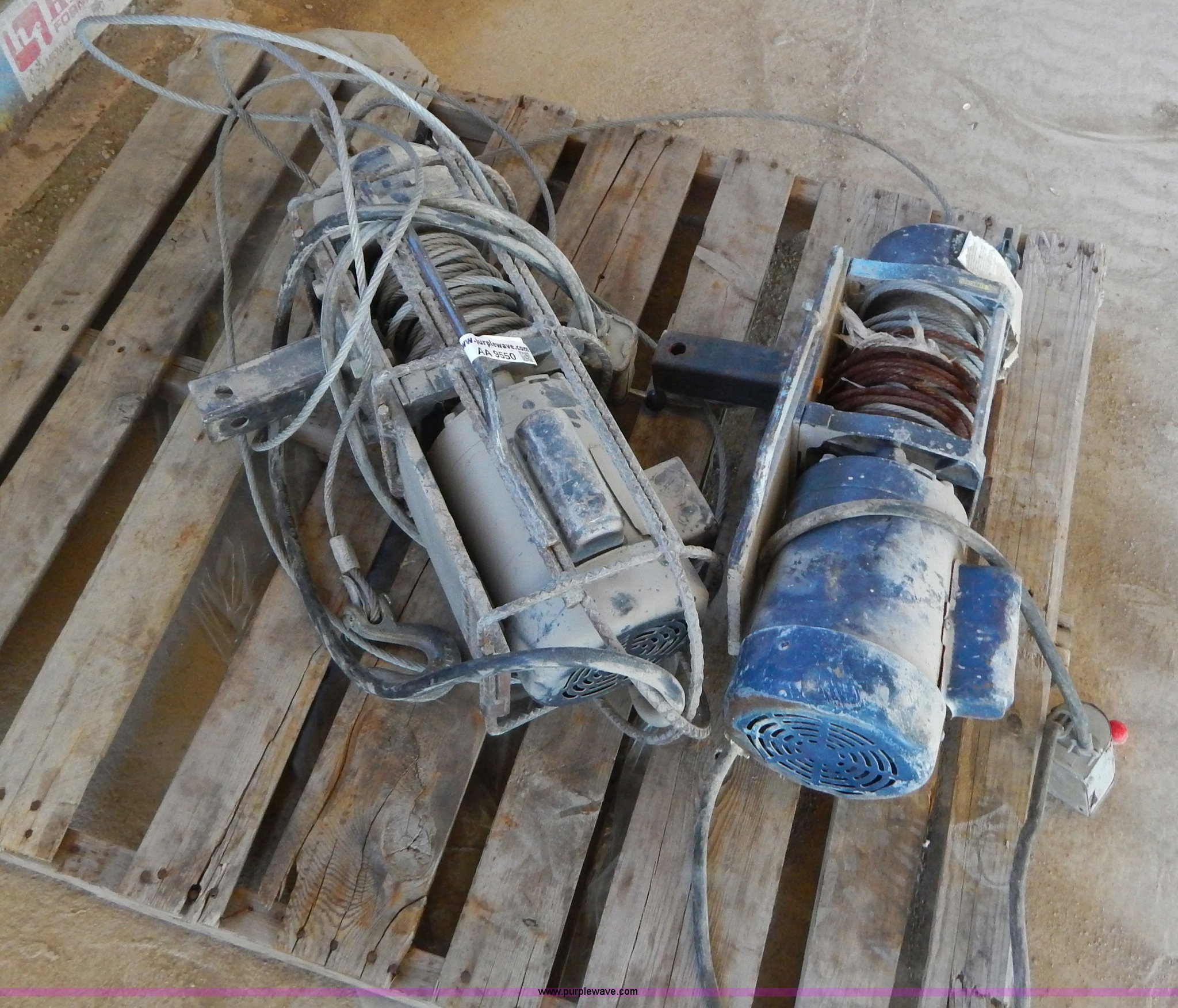 (2) electric winches in Broken Arrow, OK Item AA9550 sold Purple Wave