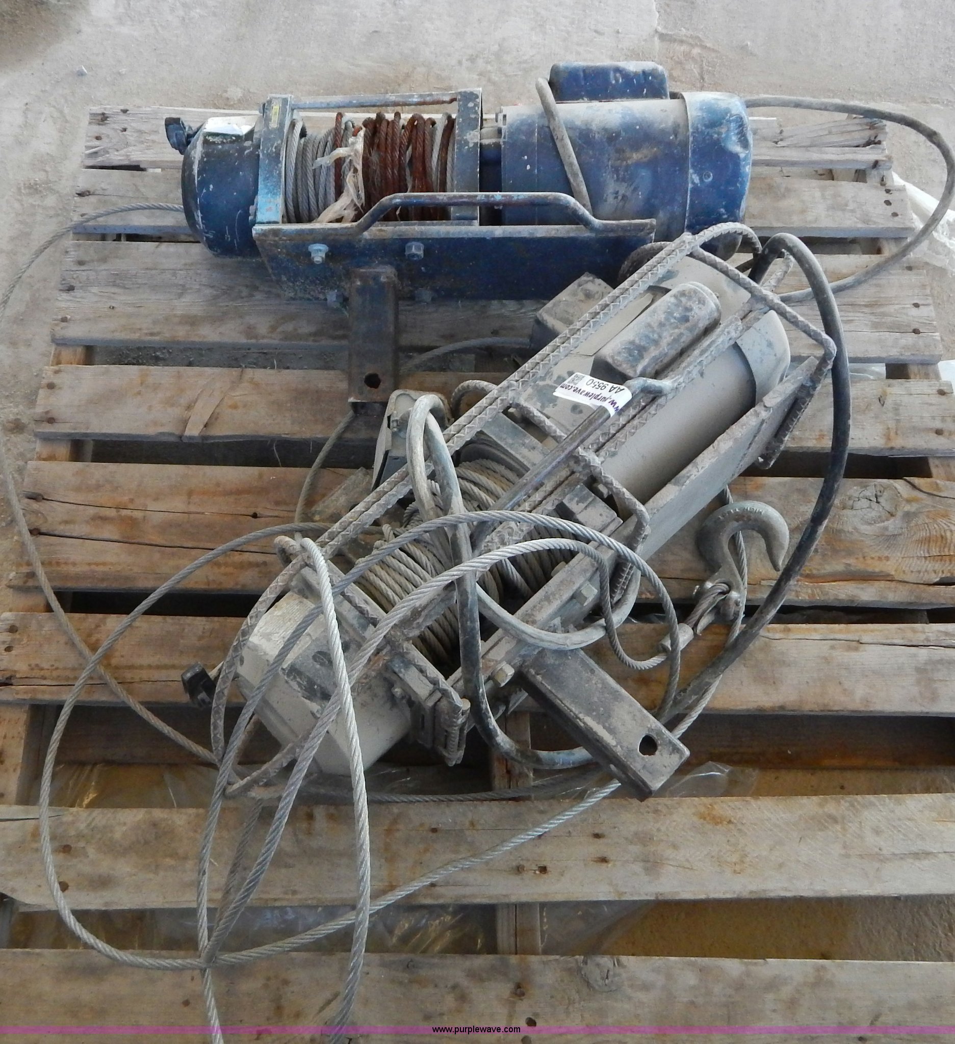 (2) electric winches in Broken Arrow, OK Item AA9550 sold Purple Wave
