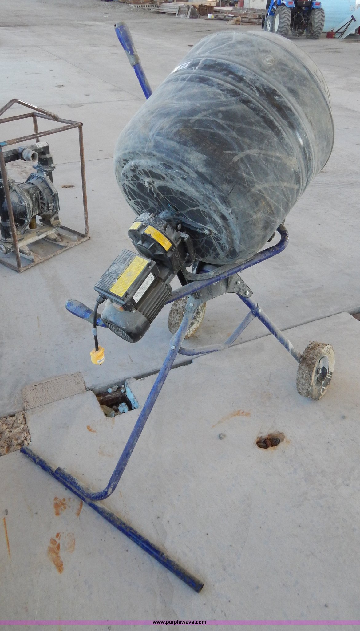 Kobalt 043206 concrete mixer in Broken Arrow, OK Item AA9567 sold