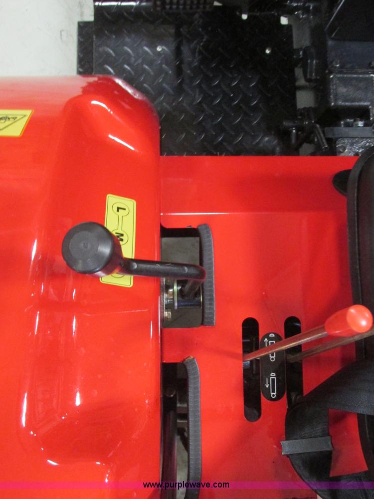 image for item AB9350 2012 Changfa 3028 MFWD tractor