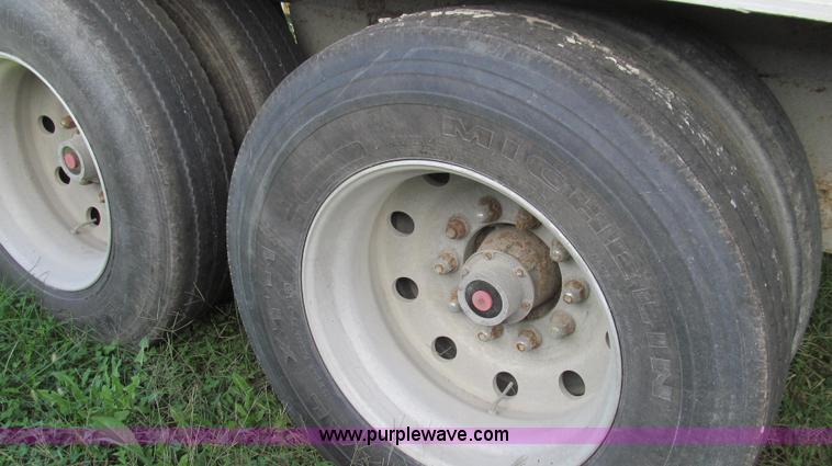 image for item G2136 1996 Wilson DWH-400 hopper bottom trailer