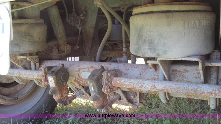 image for item G2136 1996 Wilson DWH-400 hopper bottom trailer