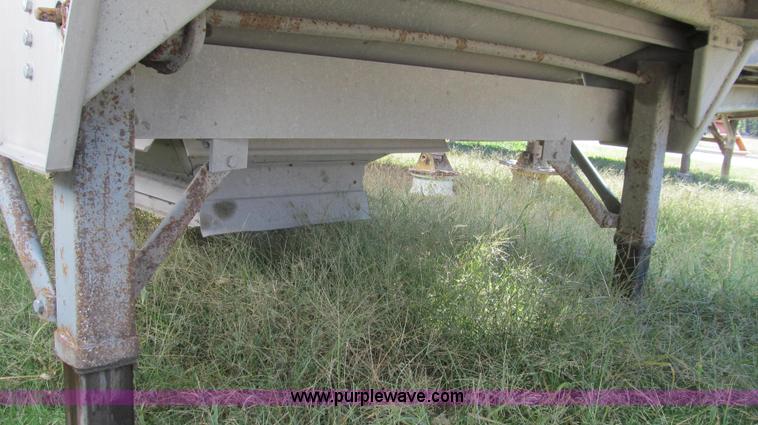 image for item G2136 1996 Wilson DWH-400 hopper bottom trailer