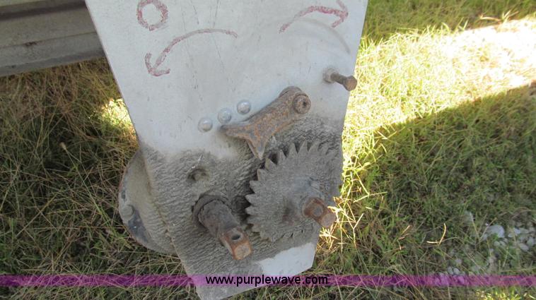 image for item G2136 1996 Wilson DWH-400 hopper bottom trailer