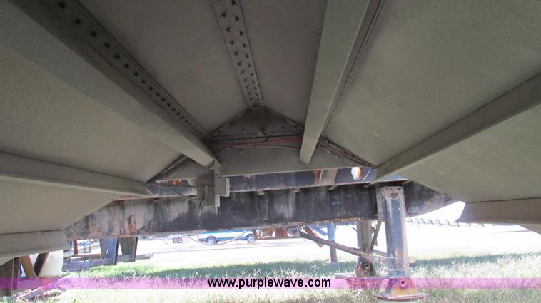 image for item G2136 1996 Wilson DWH-400 hopper bottom trailer