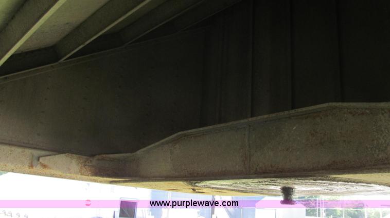 image for item G2136 1996 Wilson DWH-400 hopper bottom trailer