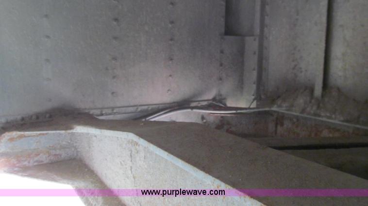 image for item G2136 1996 Wilson DWH-400 hopper bottom trailer