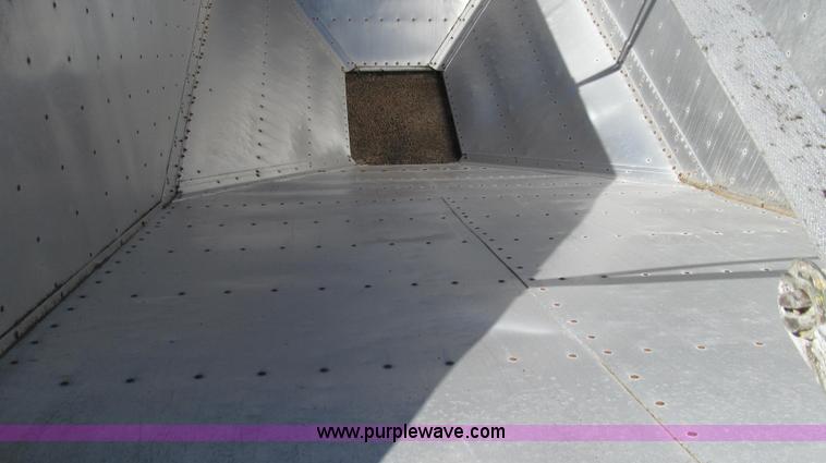 image for item G2136 1996 Wilson DWH-400 hopper bottom trailer