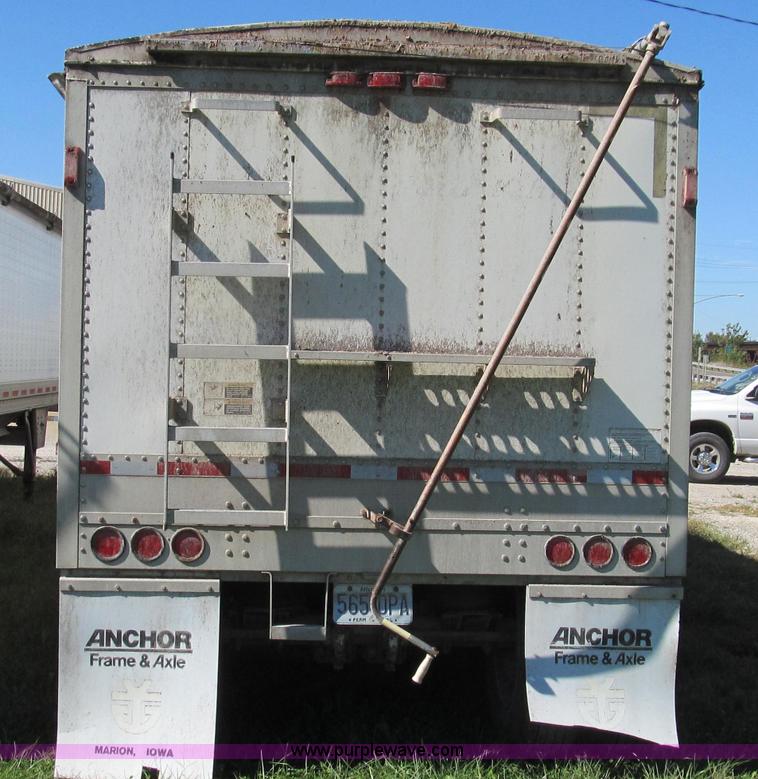 image for item G2137 1998 Wilson DWH-400 hopper bottom trailer