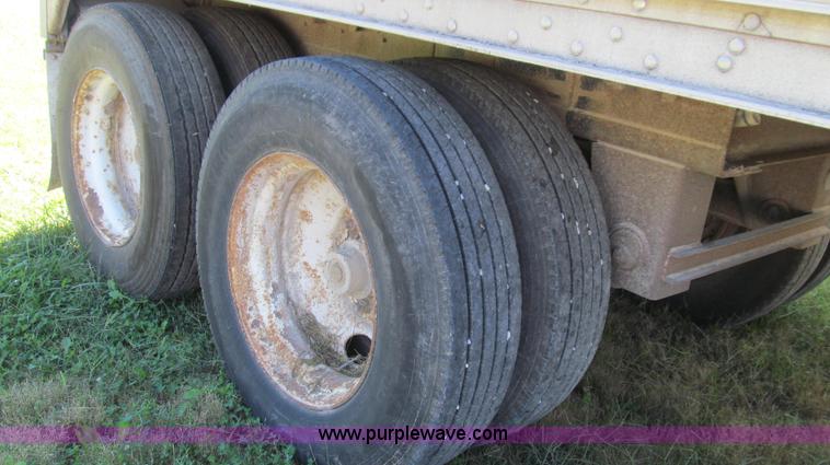 image for item G2137 1998 Wilson DWH-400 hopper bottom trailer