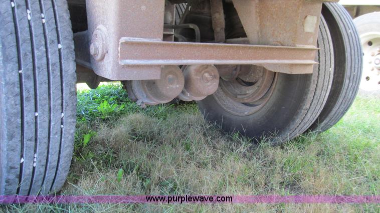 image for item G2137 1998 Wilson DWH-400 hopper bottom trailer