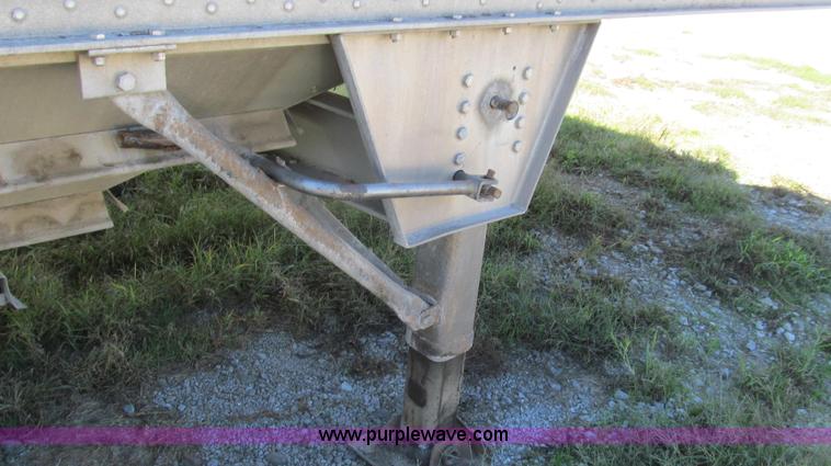 image for item G2137 1998 Wilson DWH-400 hopper bottom trailer
