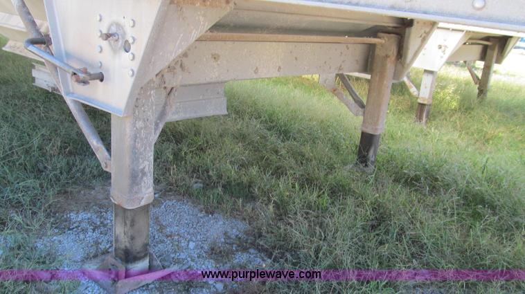 image for item G2137 1998 Wilson DWH-400 hopper bottom trailer