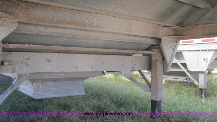 image for item G2137 1998 Wilson DWH-400 hopper bottom trailer