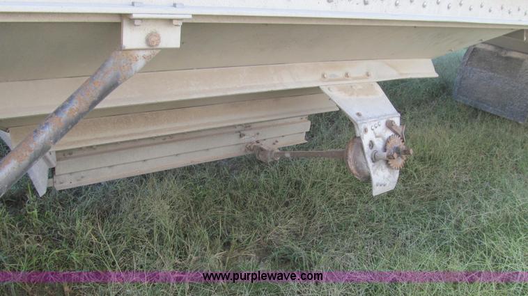 image for item G2137 1998 Wilson DWH-400 hopper bottom trailer