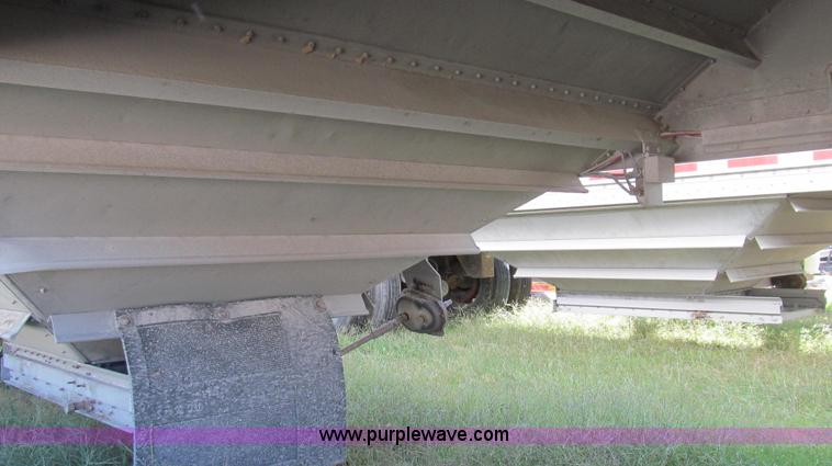 image for item G2137 1998 Wilson DWH-400 hopper bottom trailer
