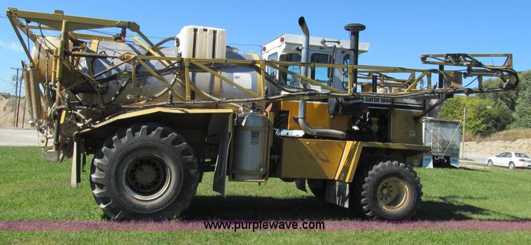 image for item G2139 1995 Ag-Chem TerraGator 1844 self-propelled sprayer