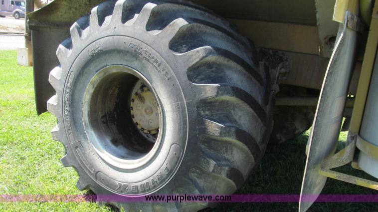 image for item G2139 1995 Ag-Chem TerraGator 1844 self-propelled sprayer