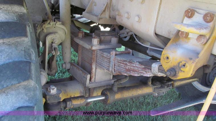 image for item G2139 1995 Ag-Chem TerraGator 1844 self-propelled sprayer