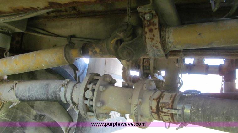 image for item G2139 1995 Ag-Chem TerraGator 1844 self-propelled sprayer