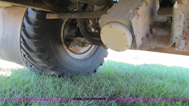 image for item G2139 1995 Ag-Chem TerraGator 1844 self-propelled sprayer