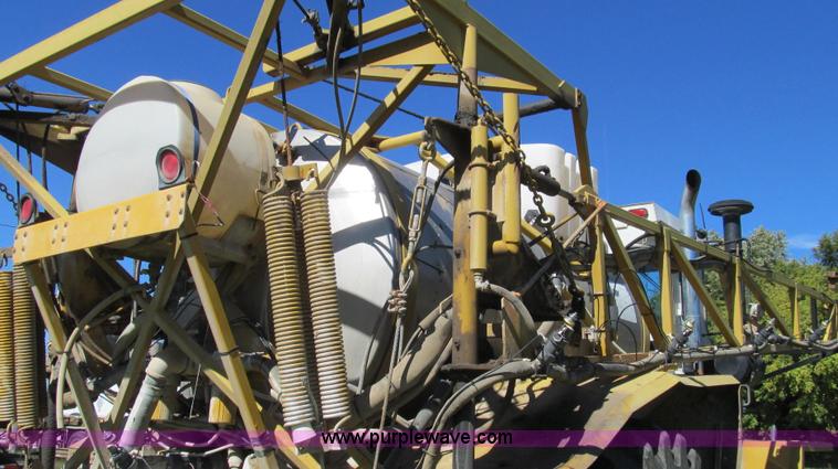 image for item G2139 1995 Ag-Chem TerraGator 1844 self-propelled sprayer