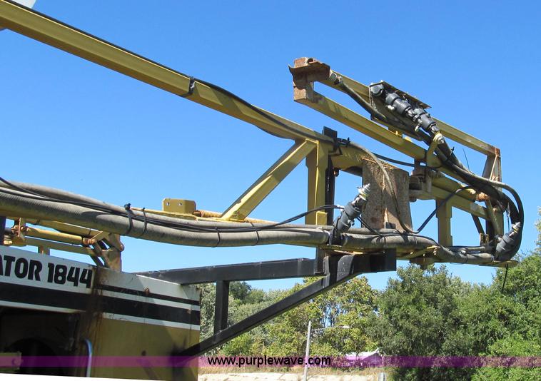 image for item G2139 1995 Ag-Chem TerraGator 1844 self-propelled sprayer