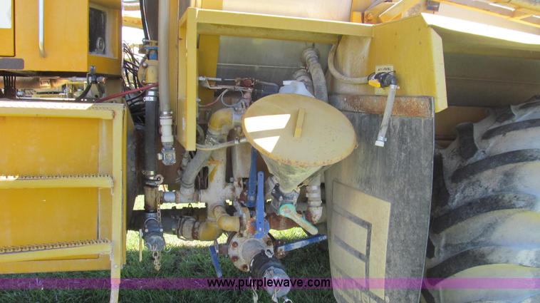 image for item G2139 1995 Ag-Chem TerraGator 1844 self-propelled sprayer