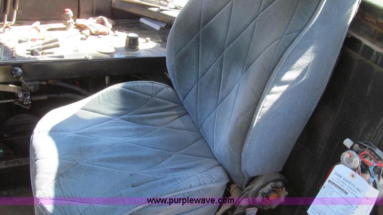 image for item G2139 1995 Ag-Chem TerraGator 1844 self-propelled sprayer