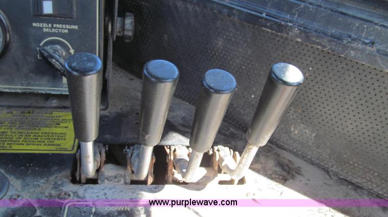 image for item G2139 1995 Ag-Chem TerraGator 1844 self-propelled sprayer