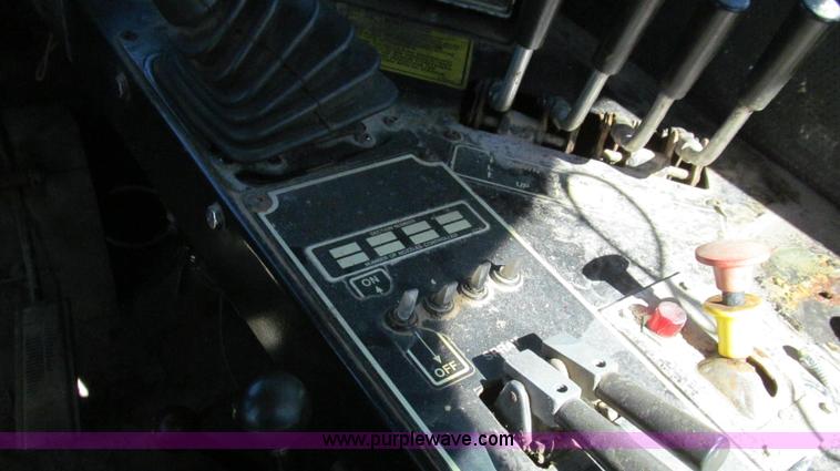 image for item G2139 1995 Ag-Chem TerraGator 1844 self-propelled sprayer