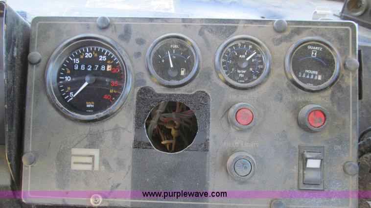 image for item G2139 1995 Ag-Chem TerraGator 1844 self-propelled sprayer